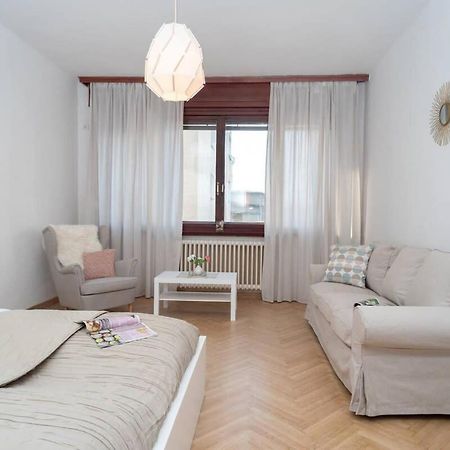 Convenient Apartment In The Heart Of Downtown Budapest Exterior foto
