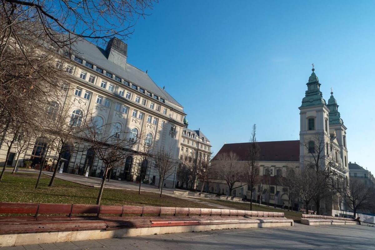 Convenient Apartment In The Heart Of Downtown Budapest Exterior foto