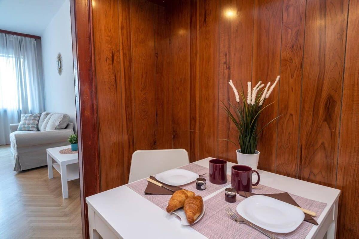 Convenient Apartment In The Heart Of Downtown Budapest Exterior foto