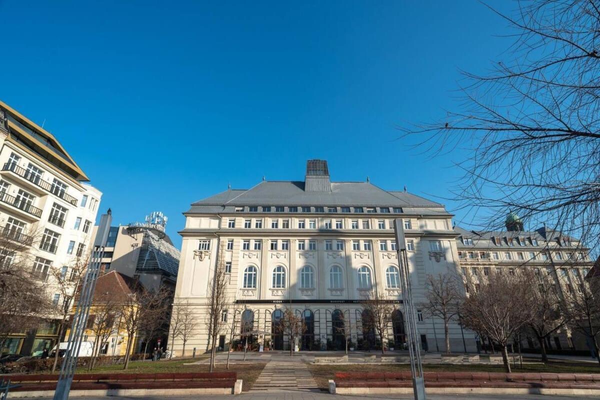 Convenient Apartment In The Heart Of Downtown Budapest Exterior foto