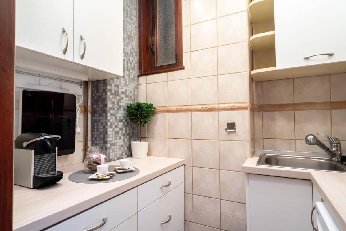 Convenient Apartment In The Heart Of Downtown Budapest Exterior foto