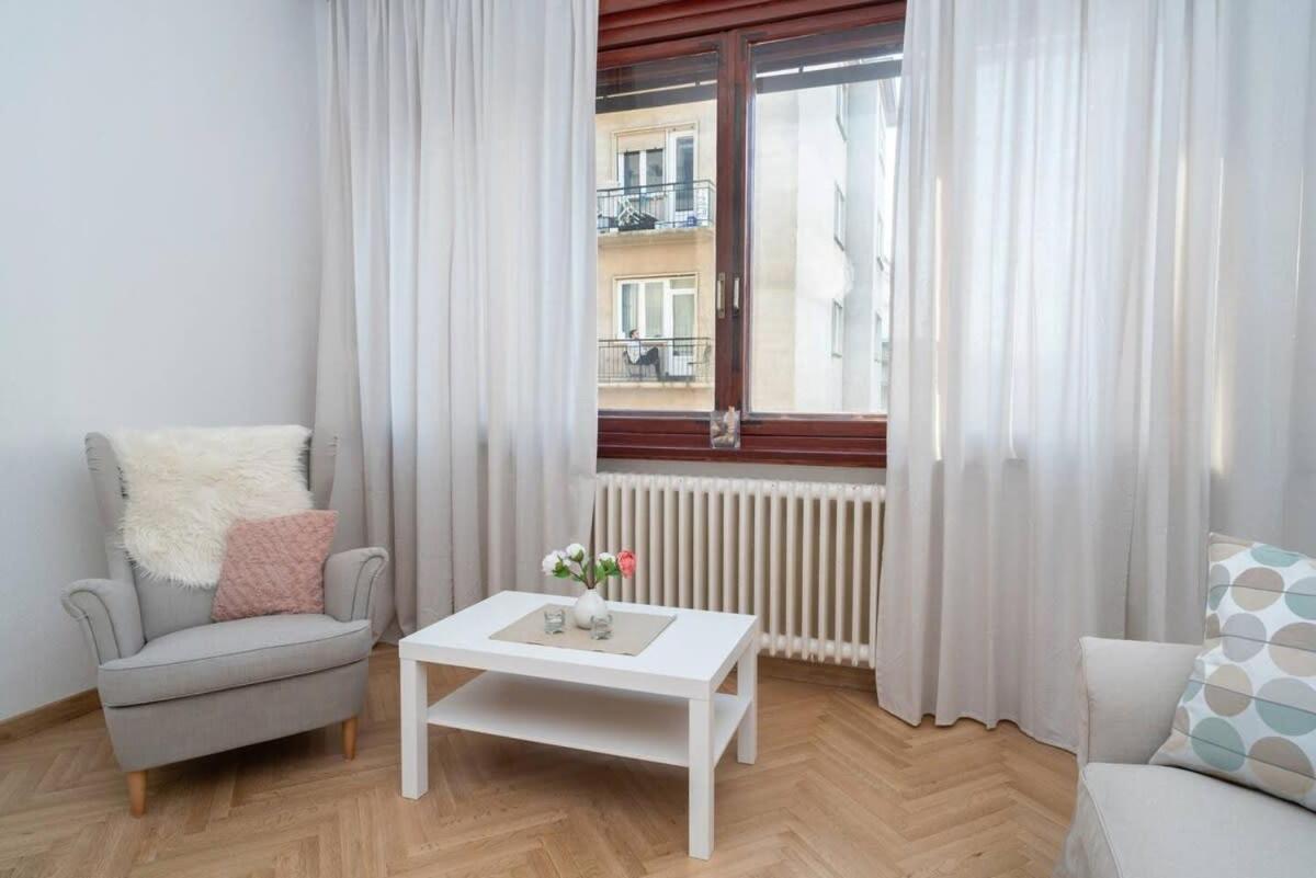 Convenient Apartment In The Heart Of Downtown Budapest Exterior foto