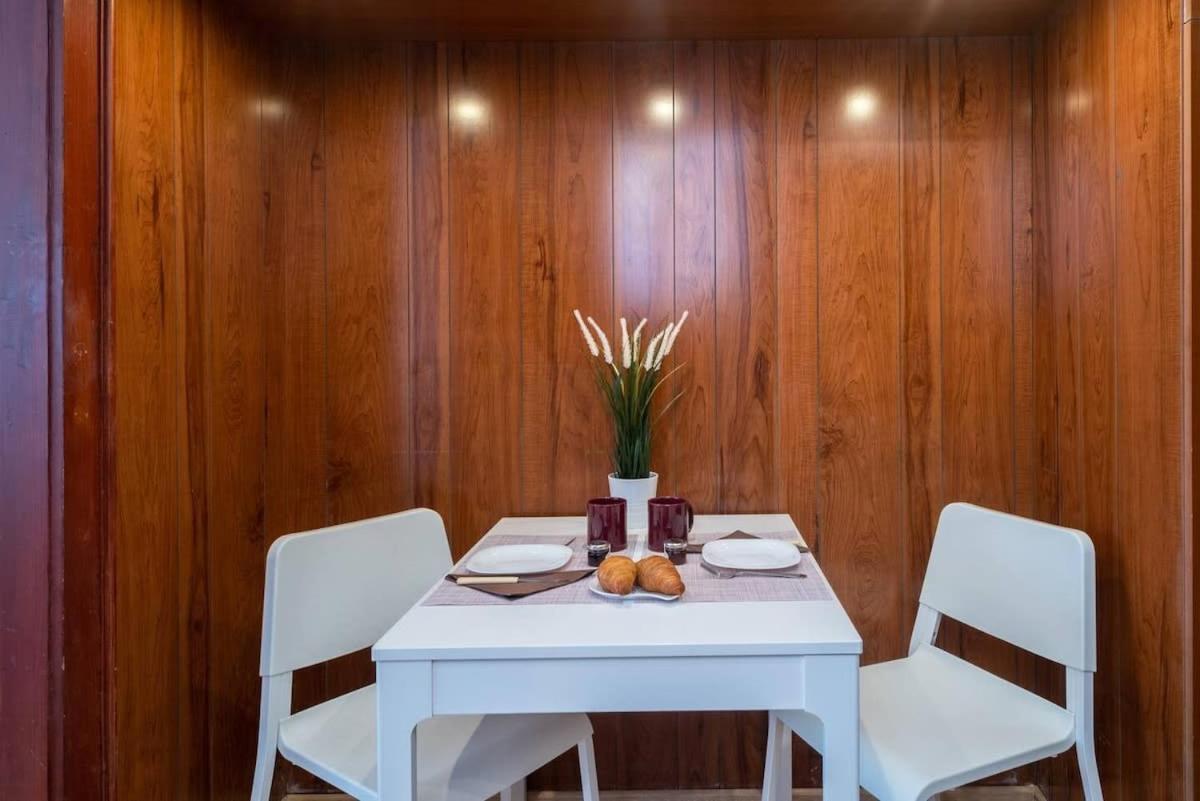 Convenient Apartment In The Heart Of Downtown Budapest Exterior foto