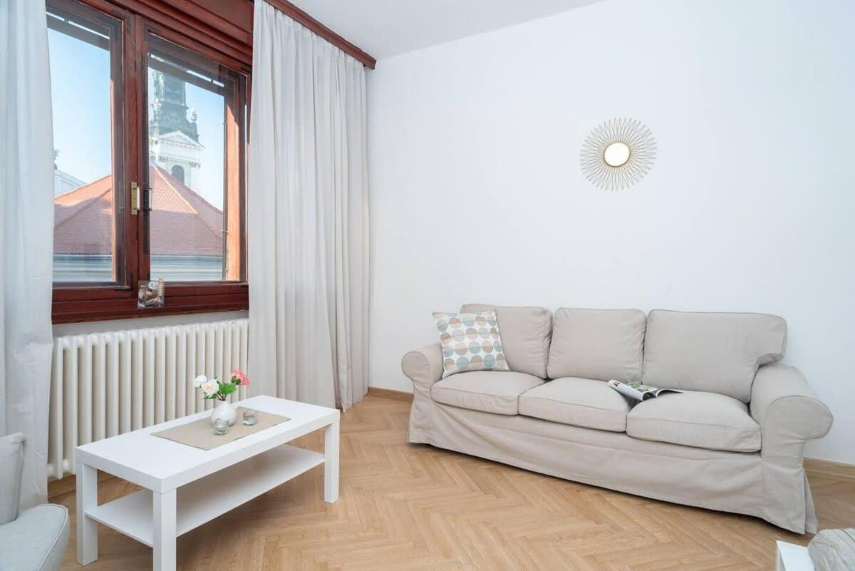 Convenient Apartment In The Heart Of Downtown Budapest Exterior foto